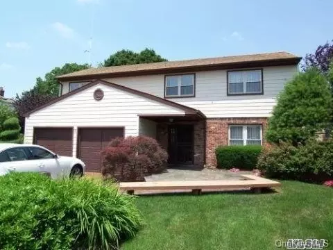 6 Meredith Ct, Plainview, NY 11803 photo 1