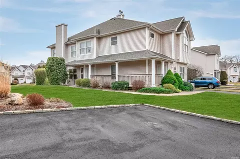 1906 Cedar Path, Riverhead, NY 11901 photo 1