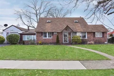311 Herbert Pl, Bethpage, NY 11714 photo 1
