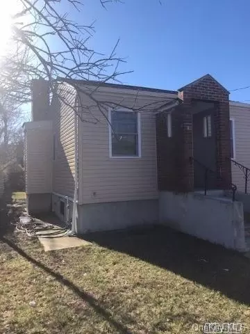 235 E Hoffman Ave, Lindenhurst, NY 11757 photo 1