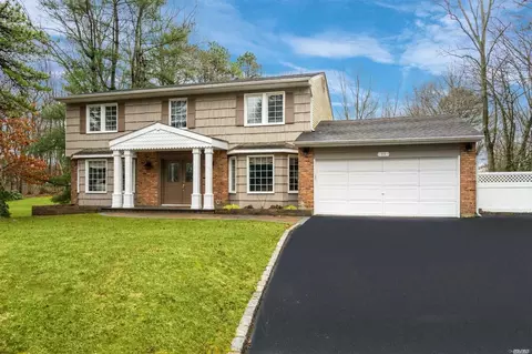 11 Peppermill Ct, Commack, NY 11725 photo 1