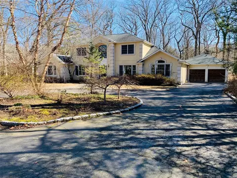 16 Tall Tree Ct, Cold Spring Harbor, NY 11724 photo 1