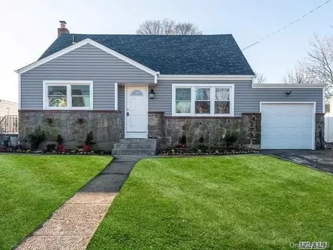 123 Brenner Ave, Bethpage, NY 11714 photo 1