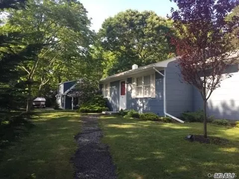 18 Old Riverhead Rd, Hampton Bays, NY 11946 photo 1