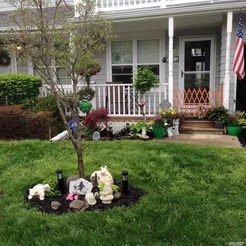 49 Maple Wing Blvd, Central Islip, NY 11722 photo 1