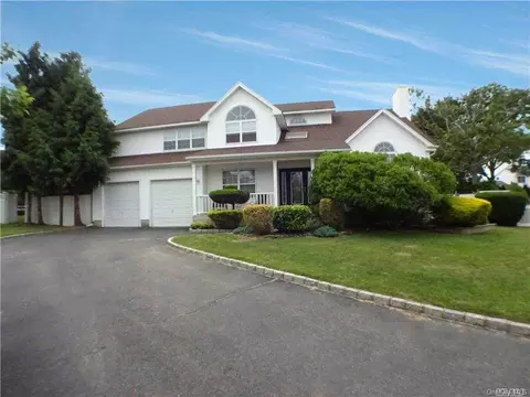 6 Tecumseh Ct, Commack, NY 11725 photo 1