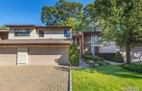 33 Maple Run Ct, Jericho, NY 11753 photo 1