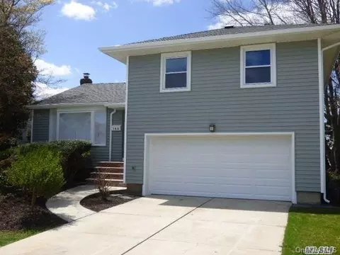 140 Manor St, Plainview, NY 11803 photo 1