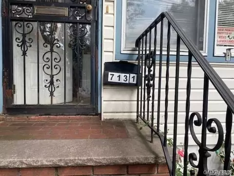 71-31 66th Rd, New York, NY 11379