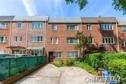 79-08 150th St, Flushing, NY 11367 photo 1