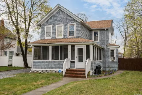 101 Jennings Ave, Patchogue, NY 11772 photo 1
