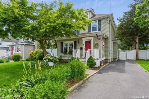164 Maple Ave, Patchogue, NY 11772 photo 1