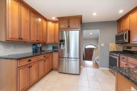 35 Chenango Dr, Jericho, NY 11753 photo 1