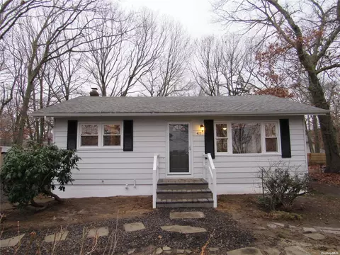 417 Doctors Path, Riverhead, NY 11901 photo 1
