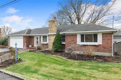 40 Stephani Ave, Brookhaven, NY 11772 photo 1