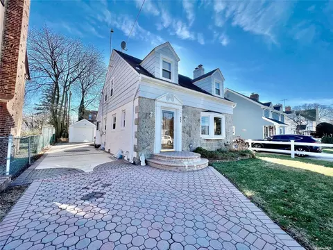 22 Devon Rd, Hempstead, NY 11550 photo 1