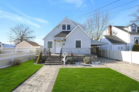 3222 4th St, Oceanside, NY 11572 photo 1