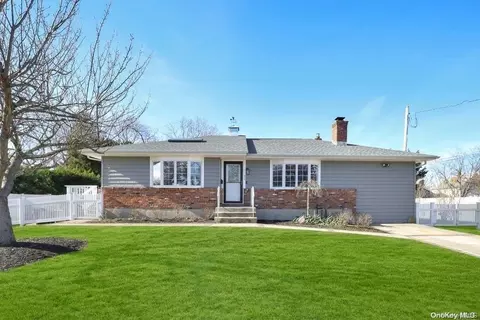 86 Smith Ave, Islip, NY 11751 photo 1