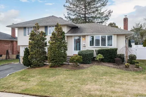 29 Spector Ln, Plainview, NY 11803 photo 1