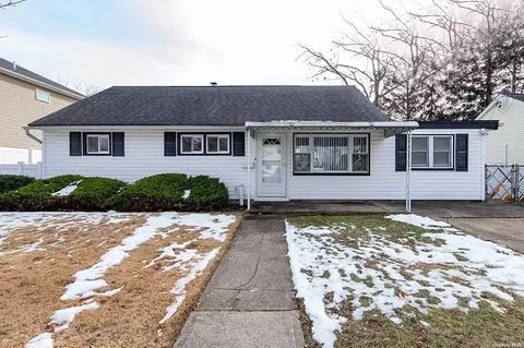 11 Eldorado Blvd, Plainview, NY 11803 photo 1