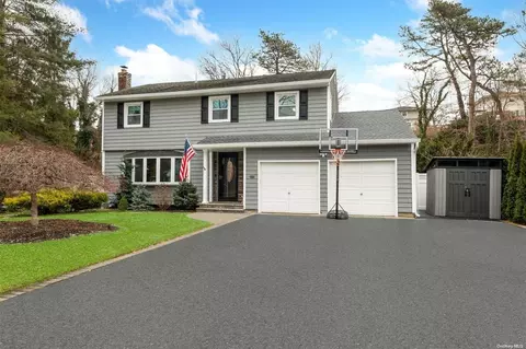 126 Cornell Dr, Commack, NY 11725 photo 1