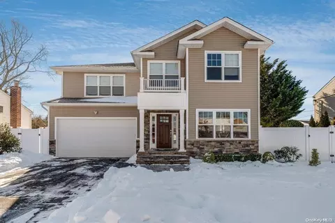 22 Brook Path, Plainview, NY 11803 photo 1