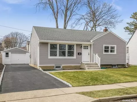 22 Devon Rd, Bethpage, NY 11714 photo 1