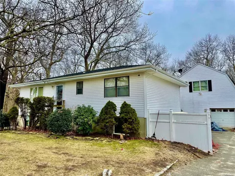 317 Doctors Path, Riverhead, NY 11901 photo 1