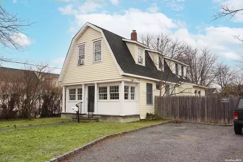 35 Avery Ave, Patchogue, NY 11772 photo 1