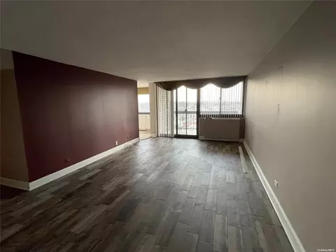 2 Bay Clb #11E, NY 11360
