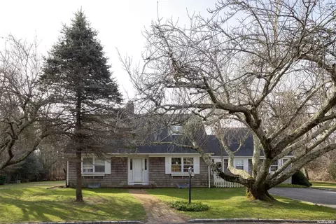 19 Marley Ln, East Hampton, NY 11937
