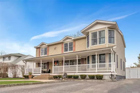 59 Mowbray St, Patchogue, NY 11772 photo 1