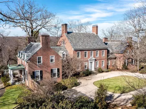 473 Woodbury Rd, Cold Spring Harbor, NY 11724 photo 1