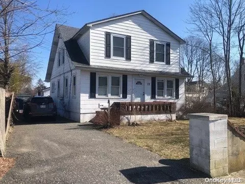 15 Miramar Ave, Brookhaven, NY 11772 photo 1