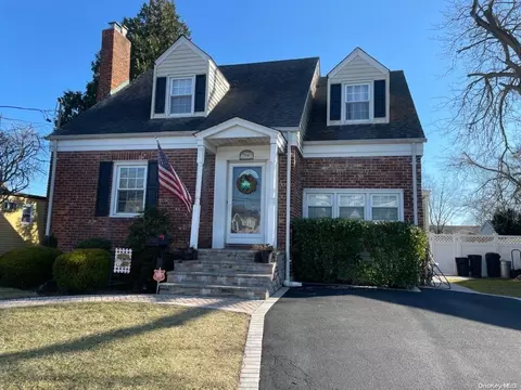 718 Barnes Ave, Baldwin, NY 11510 photo 1