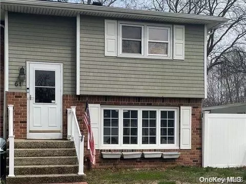 61 Eimer St, Patchogue, NY 11772 photo 1