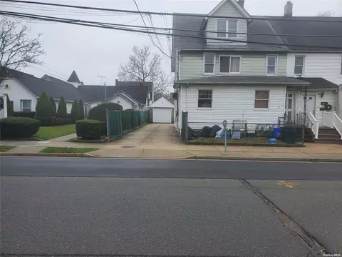 12 E Mineola Ave, Valley Stream, NY 11580