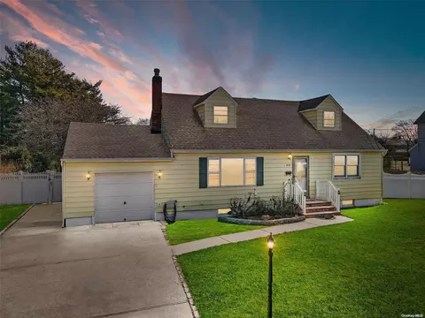 273 N Ocean Ave, Patchogue, NY 11772 photo 1