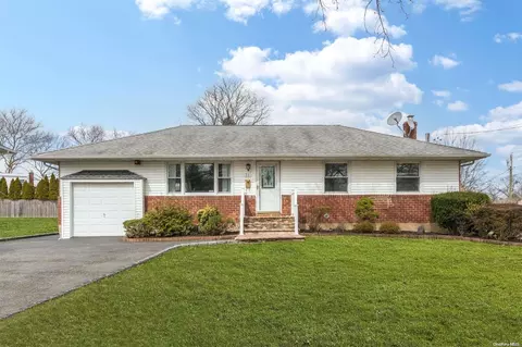11 John Pl, Commack, NY 11725 photo 1