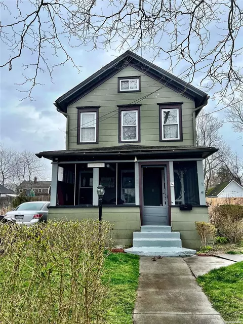249 Cedar Ave, Patchogue, NY 11772 photo 1