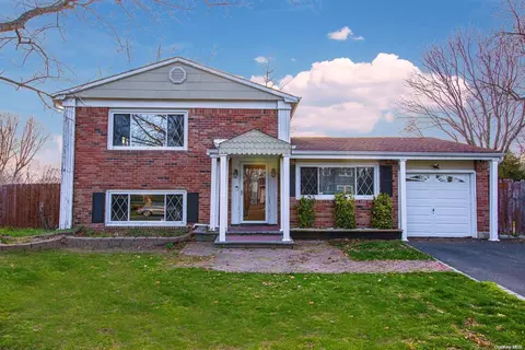 50 Tremont Ave, Patchogue, NY 11772 photo 1