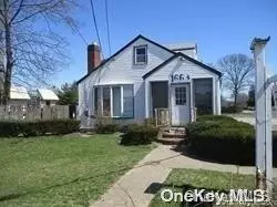 1663 5th Ave, Bay Shore, NY 11706 photo 1