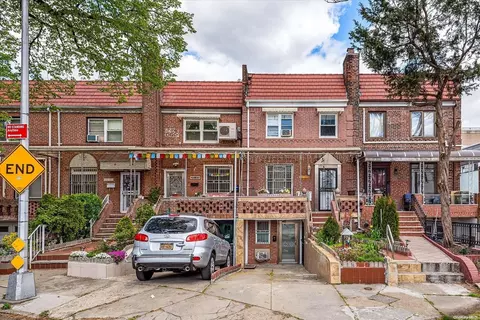 33-49 60th Pl, NY 11377