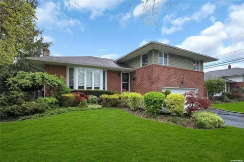 12 Winthrop Rd, Plainview, NY 11803 photo 1