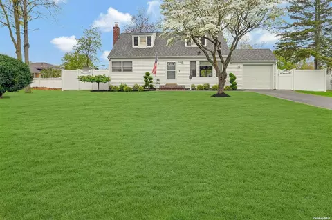 14 Laurel Ln, Commack, NY 11725 photo 1