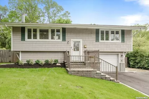 24 Redleaf Ln, Commack, NY 11725 photo 1