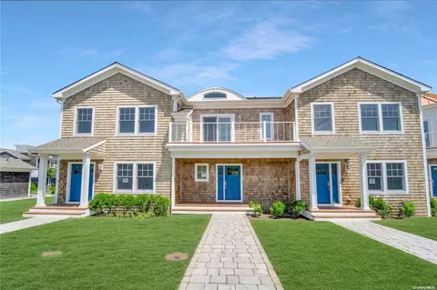 68 Foster Ave #18, Hampton Bays, NY 11946