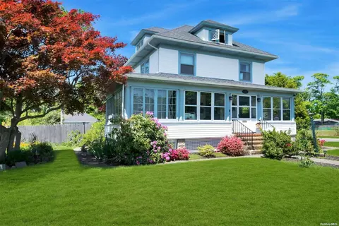 310 Rider Ave, Patchogue, NY 11772 photo 1