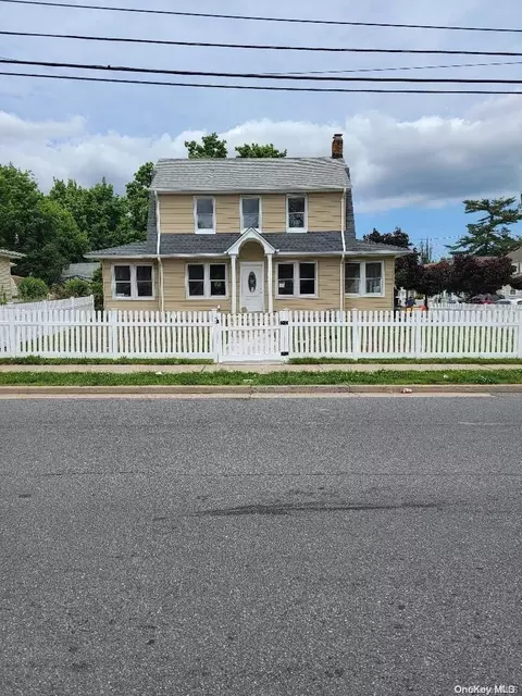 111 E Graham Ave, Hempstead, NY 11550 photo 1