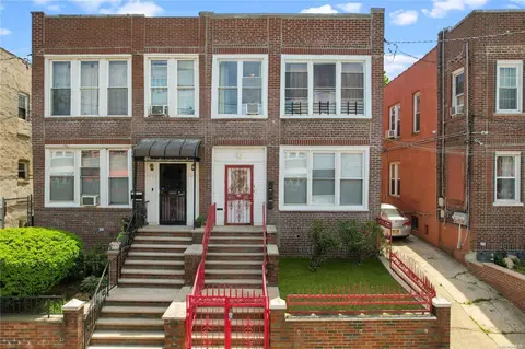 960 E 223rd St, NY 10466 photo 1